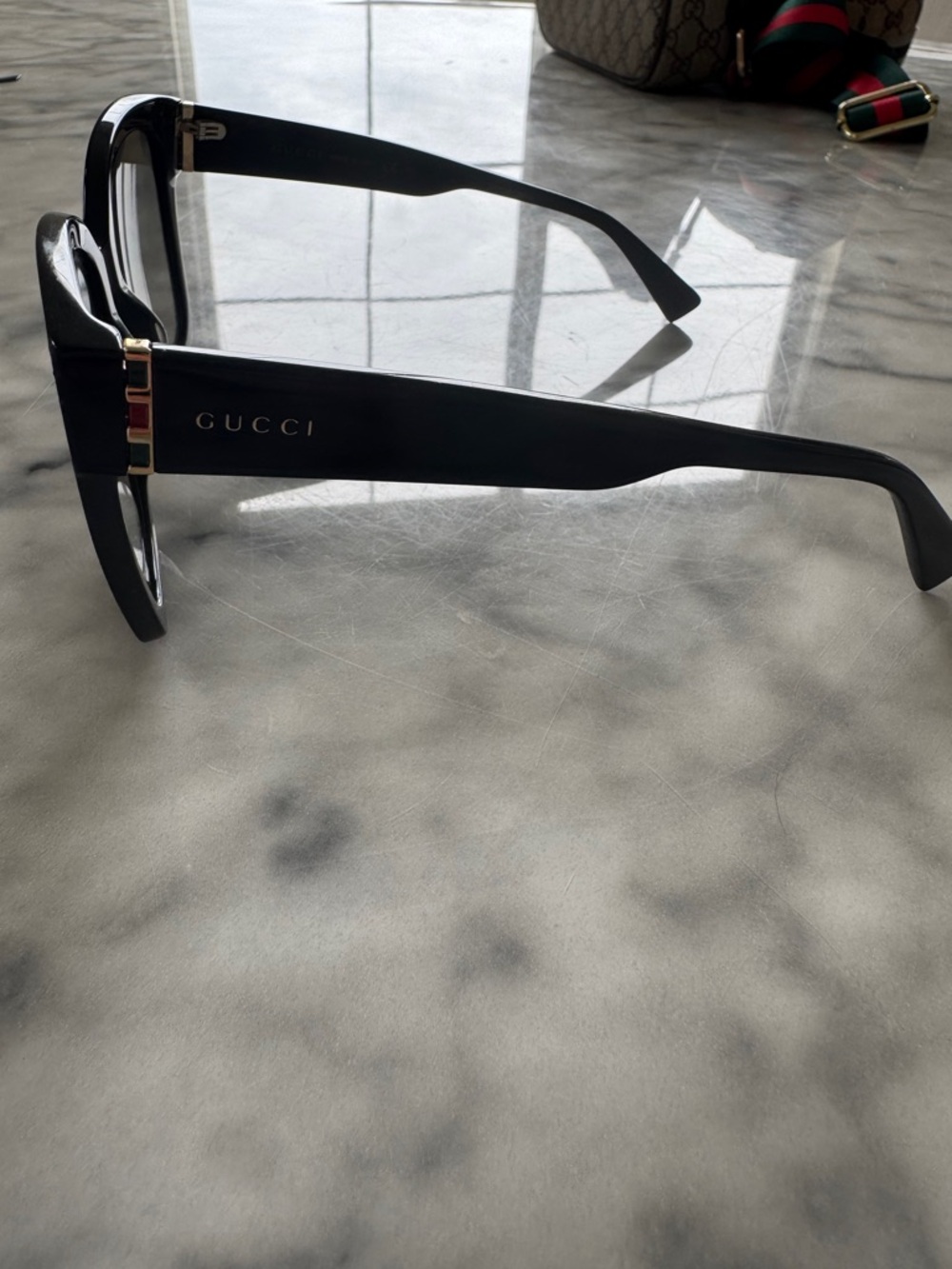 Gucci Black Sunglasses with Hard Shell Case - Picture 4 of 10